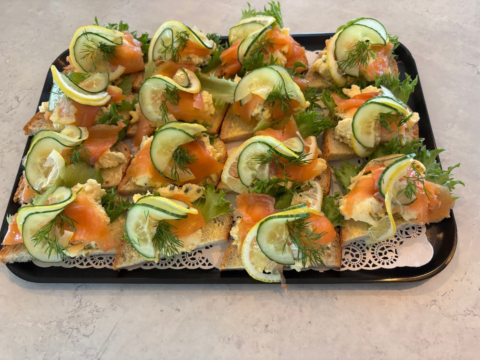 Snitter med klassisk røkelaks